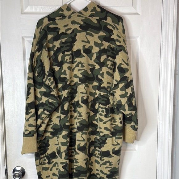 Attitudes by Renee Camouflage Cardigan - Picture 11 of 11
